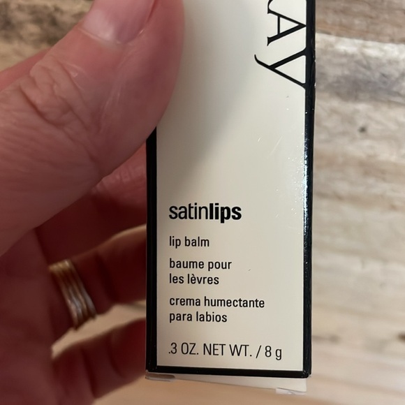 Mary Kay Satin Lips Lip Balm - Picture 3 of 9